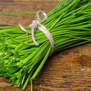 what are chives